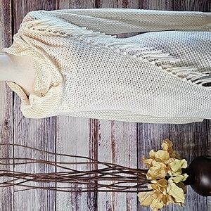 NWT LOVE STITCH OFF WHITE KNIT WRAP PONCHO